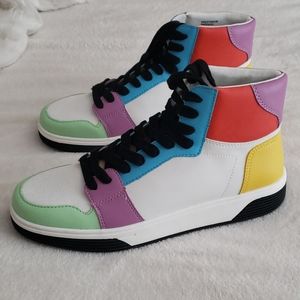 Steve madden free-throw  high tops never worn.